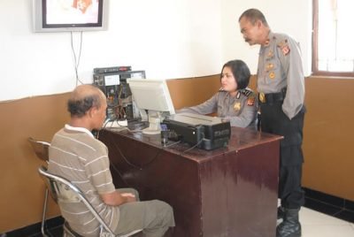 ayah bunga menjadi tersangka